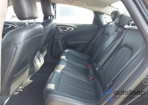 2016 Chrysler 200 Limited Platinum z USA, uszkodzony, nr VIN 1C3CCCAB7GN195263